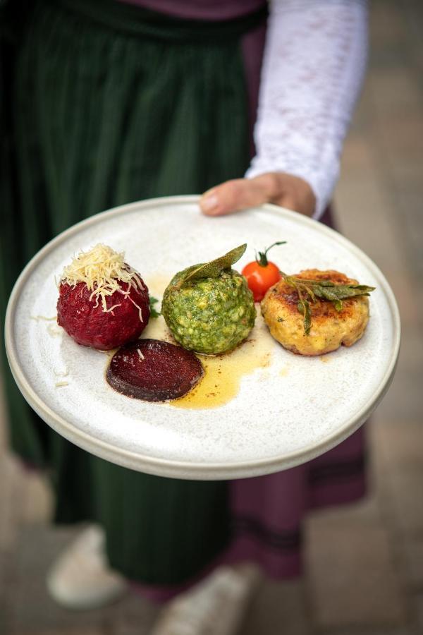 제펠드 인 티롤 Tiroler Weinstube 아파트 호텔 외부 사진
